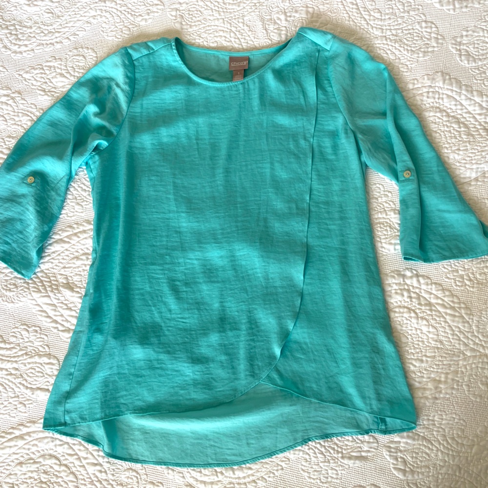 Chico’s teal blue silky flowy blouse 3/4 roll tab sleeve, size 1